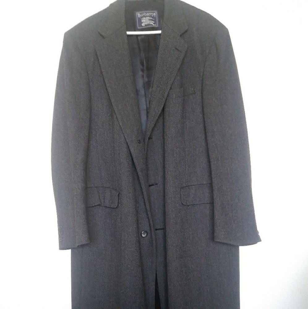 *Sold* Burberry mens overcoat sz 50